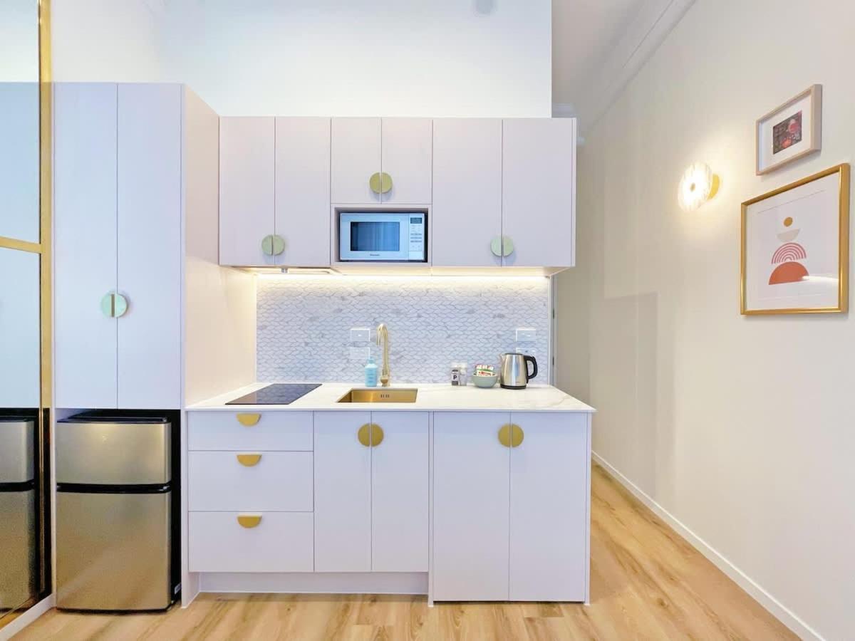 Apartment 524- Stylish Urban Retreat On Queen Street *